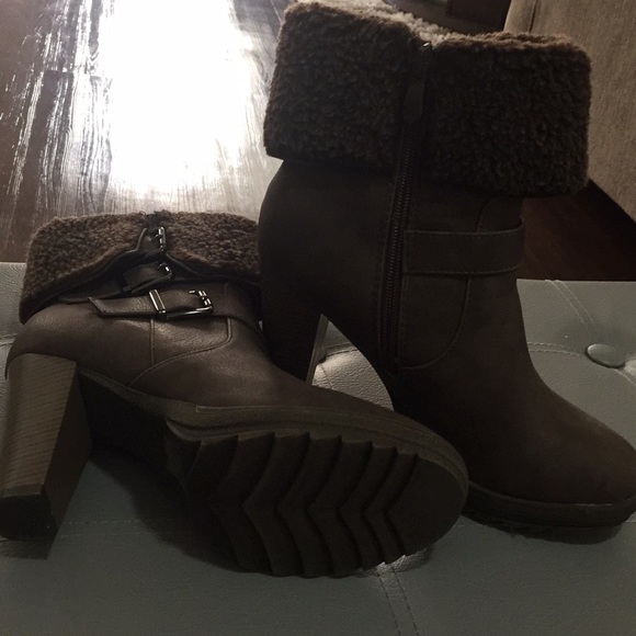 Booty - Picture 2 of 3